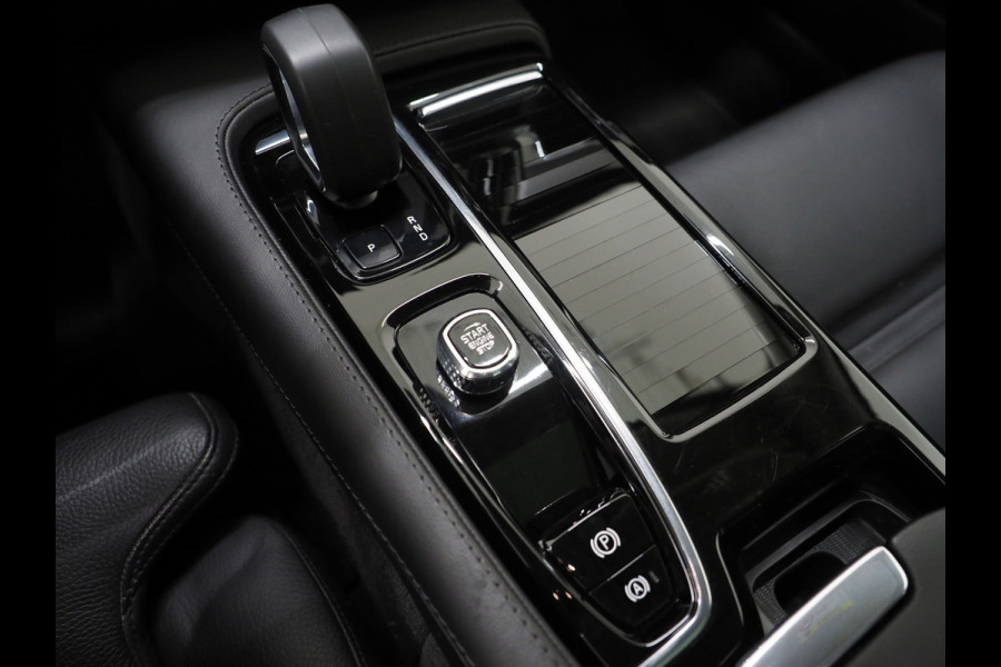 Volvo V90 2.0 T6 Plug-in hybrid AWD Plus Dark Long Range | Panoramadak | Pilot Assist | Trekhaak | Leder | Harman/Kardon | 360 | Keyless | Carplay
