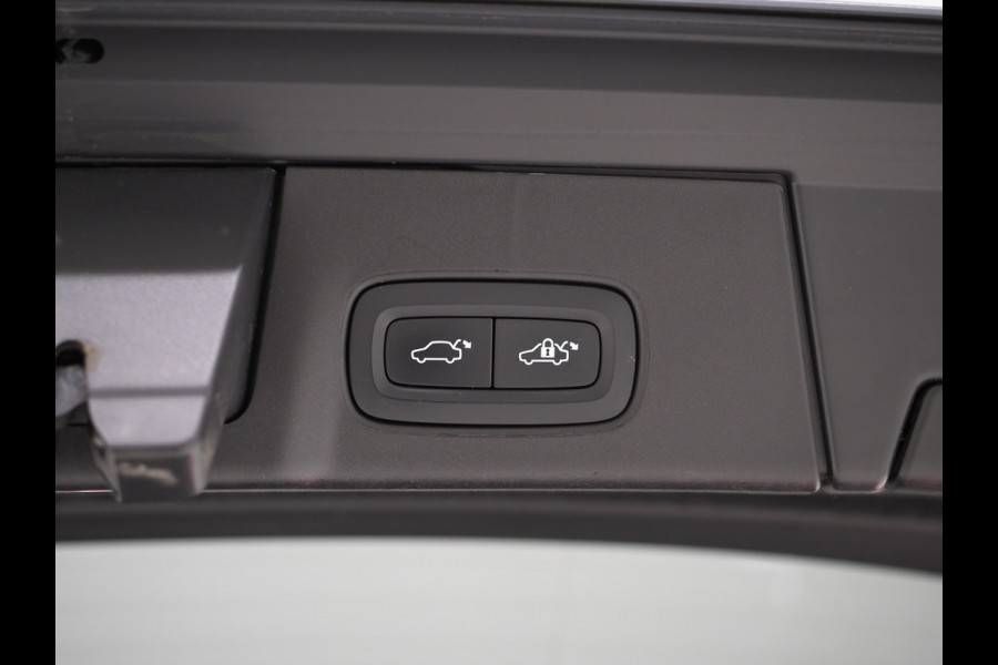 Volvo V90 2.0 T6 Plug-in hybrid AWD Plus Dark Long Range | Panoramadak | Pilot Assist | Trekhaak | Leder | Harman/Kardon | 360 | Keyless | Carplay
