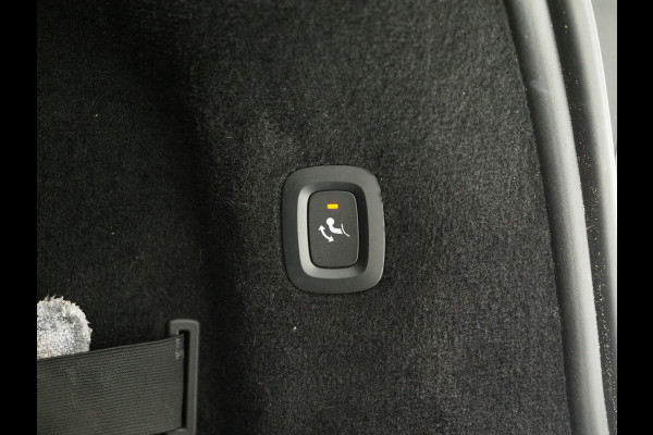 Volvo V90 2.0 T6 Plug-in hybrid AWD Plus Dark Long Range | Panoramadak | Pilot Assist | Trekhaak | Leder | Harman/Kardon | 360 | Keyless | Carplay