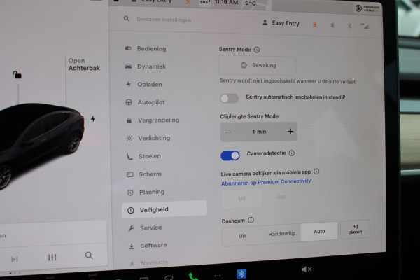 Tesla Model 3 Standard RWD Plus 60 kWh / FACELIFT / Trekhaak / Autopilot / Panoramadak / Camera / Leder / 18'' / Leder / Premium Audio / Warmtepomp