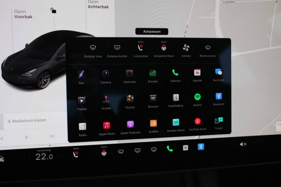 Tesla Model 3 Standard RWD Plus 60 kWh / FACELIFT / Trekhaak / Autopilot / Panoramadak / Camera / Leder / 18'' / Leder / Premium Audio / Warmtepomp