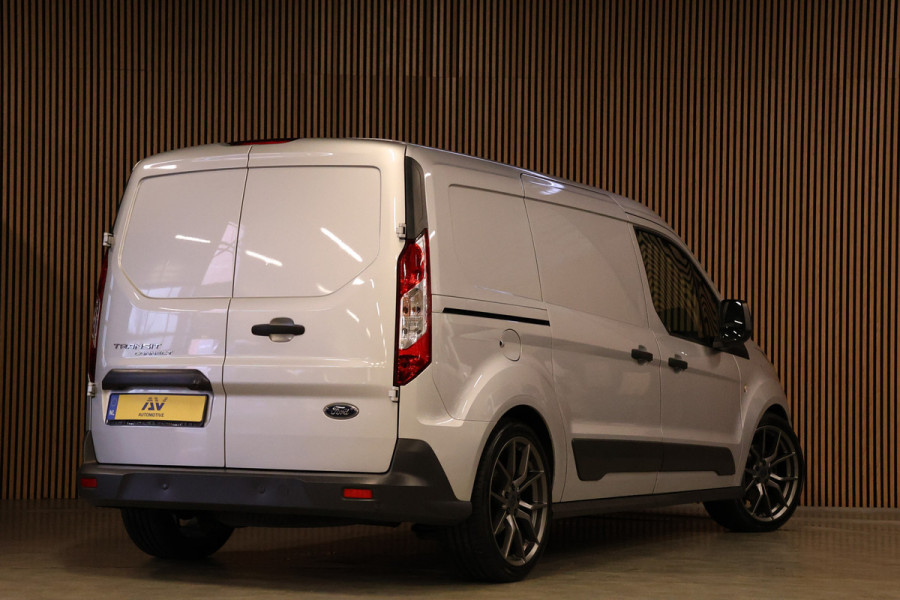 Ford Transit Connect 1.5 TDCI L2 | Sortimo inrichting | Marge | BTW & BPM Vrij | Camera | CarPlay | Navigatie | Cruise control | DAB | 3-Zitter | Alarm klasse 3 | NAP Logisch | Nieuwe APK | NL Auto | Euro 6