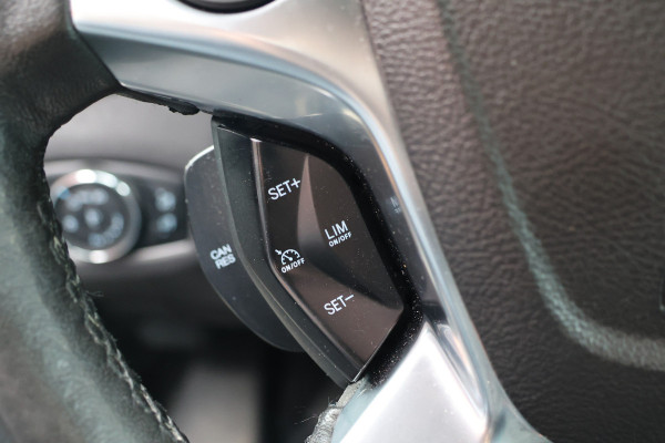 Ford Transit Connect 1.5 TDCI L2 | Sortimo inrichting | Marge | BTW & BPM Vrij | Camera | CarPlay | Navigatie | Cruise control | DAB | 3-Zitter | Alarm klasse 3 | NAP Logisch | Nieuwe APK | NL Auto | Euro 6