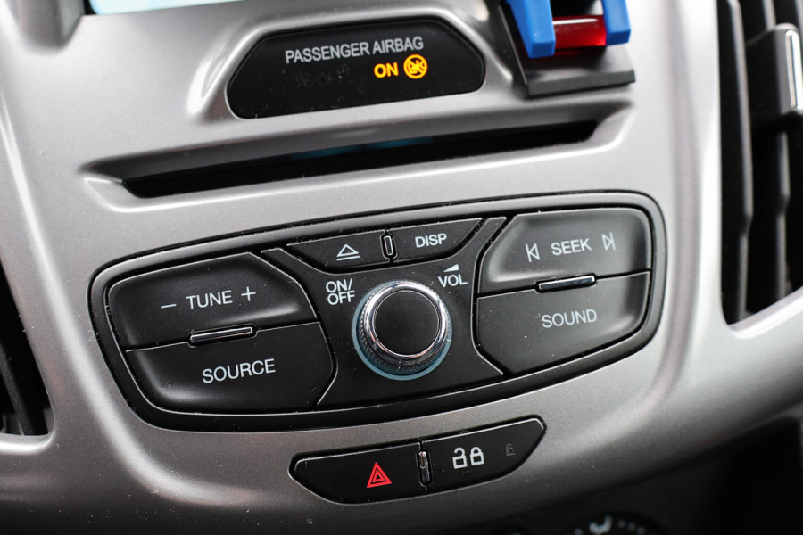 Ford Transit Connect 1.5 TDCI L2 | Sortimo inrichting | Marge | BTW & BPM Vrij | Camera | CarPlay | Navigatie | Cruise control | DAB | 3-Zitter | Alarm klasse 3 | NAP Logisch | Nieuwe APK | NL Auto | Euro 6