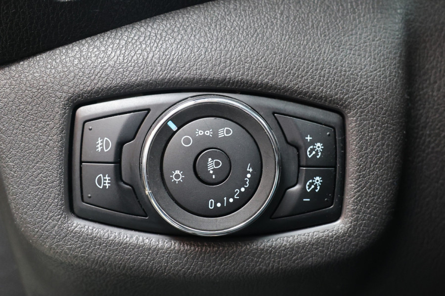 Ford Transit Connect 1.5 TDCI L2 | Sortimo inrichting | Marge | BTW & BPM Vrij | Camera | CarPlay | Navigatie | Cruise control | DAB | 3-Zitter | Alarm klasse 3 | NAP Logisch | Nieuwe APK | NL Auto | Euro 6