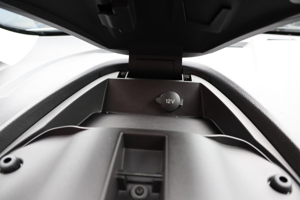 Ford Transit Connect 1.5 TDCI L2 | Sortimo inrichting | Marge | BTW & BPM Vrij | Camera | CarPlay | Navigatie | Cruise control | DAB | 3-Zitter | Alarm klasse 3 | NAP Logisch | Nieuwe APK | NL Auto | Euro 6