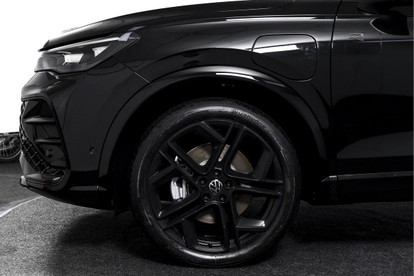 Volkswagen Tiguan 1.5 eHybrid 272 PK R-Line Edition | Black Style | Assistance Plus | Elek. Trekhaak | S/K-panodak | Adapt. Cruise | Stoel-+stuurverw. | NAV+App. Connect | 360 Camera | LM 20" |