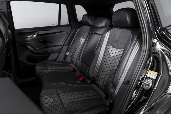 Volkswagen Tiguan 1.5 eHybrid 272 PK R-Line Edition | Black Style | Assistance Plus | Elek. Trekhaak | S/K-panodak | Adapt. Cruise | Stoel-+stuurverw. | NAV+App. Connect | 360 Camera | LM 20" | 3971