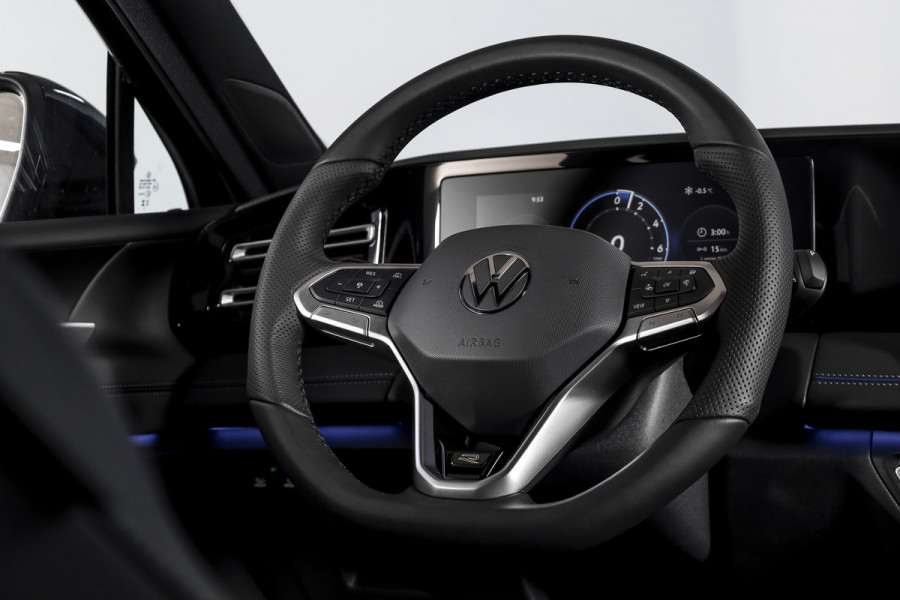 Volkswagen Tiguan 1.5 eHybrid 272 PK R-Line Edition | Black Style | Assistance Plus | Elek. Trekhaak | S/K-panodak | Adapt. Cruise | Stoel-+stuurverw. | NAV+App. Connect | 360 Camera | LM 20" | 3971