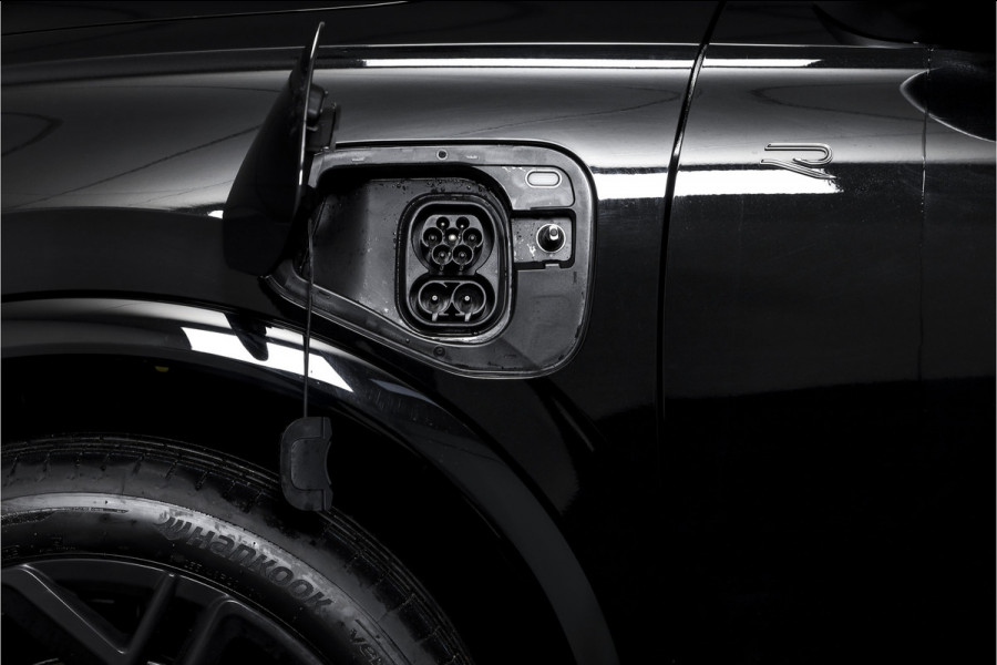 Volkswagen Tiguan 1.5 eHybrid 272 PK R-Line Edition | Black Style | Assistance Plus | Elek. Trekhaak | S/K-panodak | Adapt. Cruise | Stoel-+stuurverw. | NAV+App. Connect | 360 Camera | LM 20" | 3971