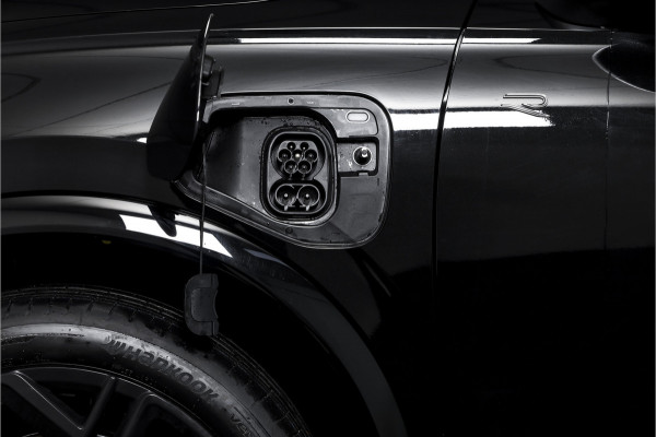 Volkswagen Tiguan 1.5 eHybrid 272 PK R-Line Edition | Black Style | Assistance Plus | Elek. Trekhaak | S/K-panodak | Adapt. Cruise | Stoel-+stuurverw. | NAV+App. Connect | 360 Camera | LM 20" | 3971