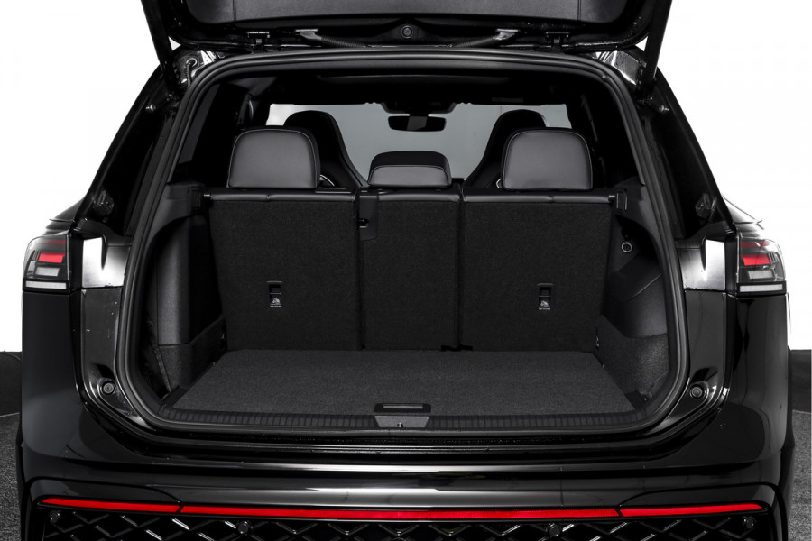 Volkswagen Tiguan 1.5 eHybrid 272 PK R-Line Edition | Black Style | Assistance Plus | Elek. Trekhaak | S/K-panodak | Adapt. Cruise | Stoel-+stuurverw. | NAV+App. Connect | 360 Camera | LM 20" | 3971