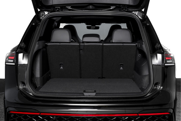 Volkswagen Tiguan 1.5 eHybrid 272 PK R-Line Edition | Black Style | Assistance Plus | Elek. Trekhaak | S/K-panodak | Adapt. Cruise | Stoel-+stuurverw. | NAV+App. Connect | 360 Camera | LM 20" | 3971