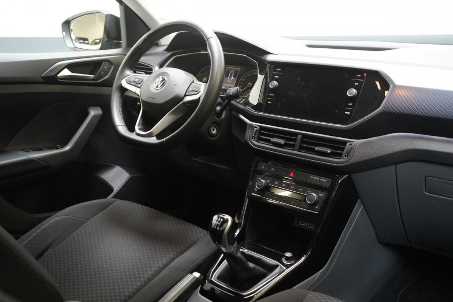 Volkswagen T-Cross 1.0 TSi 115pk United | Navigatie | Trekhaak | All-seasonbanden | Blind-Spot | Adaptive cruise