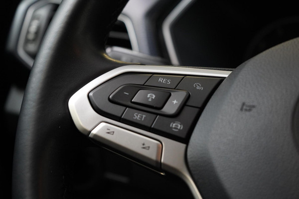 Volkswagen T-Cross 1.0 TSi 115pk United | Navigatie | Trekhaak | All-seasonbanden | Blind-Spot | Adaptive cruise