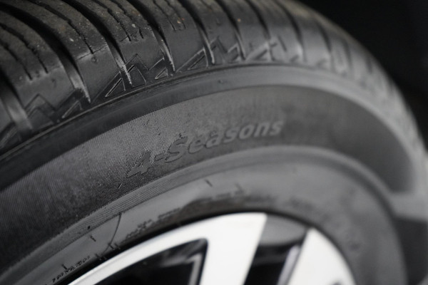 Volkswagen T-Cross 1.0 TSi 115pk United | Navigatie | Trekhaak | All-seasonbanden | Blind-Spot | Adaptive cruise