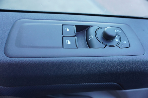 Ford Transit Custom 320L 2.0 TDCI 170PK L2H1 Trend Automaat Schuifdeur L / R Nr. V071 | Airco | Adap.Cruise | Navi | Camera | Blis | Glaslook