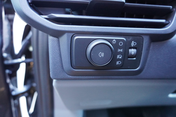 Ford Transit Custom 320L 2.0 TDCI 170PK L2H1 Trend Automaat Schuifdeur L / R Nr. V071 | Airco | Adap.Cruise | Navi | Camera | Blis | Glaslook