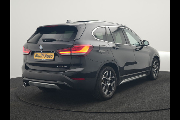 BMW X1 xDrive25e X Line Plug In Hybrid 221pk Dealer O.H. PHEV | Panodak | Head Up | Camera | Stuur Verwarmd | Lederen Sportstoelen Verwarmd | Hifi Audio | Adaptive LED | Sfeerverlichting | Cruise Control | Navigatie | DAB |