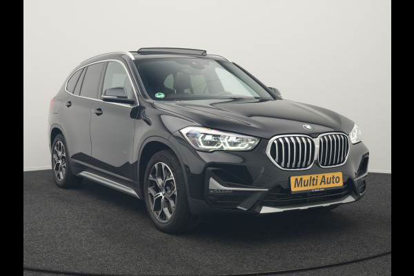 BMW X1 xDrive25e X Line Plug In Hybrid 221pk Dealer O.H. PHEV | Panodak | Head Up | Camera | Stuur Verwarmd | Lederen Sportstoelen Verwarmd | Hifi Audio | Adaptive LED | Sfeerverlichting | Cruise Control | Navigatie | DAB |