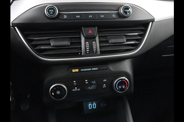 Ford Focus 1.0 EcoBoost Hybrid Trend Edition | 60.600km NAP | Trekhaak | Camera | Carplay | Navigatie | Full LED | Parkeerhulp | Airco | Cruise control | Bluetooth