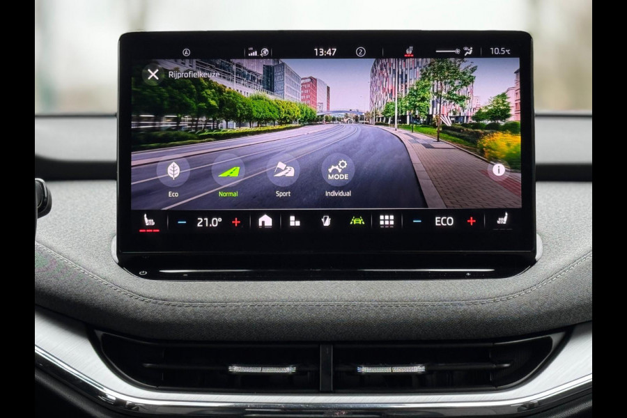 Škoda ENYAQ iV 80, achteruitrijcamera, stoel-stuurverwarming, trekhaak,1/2 lederen sportinterieur, 1 e eigenaar, NL auto met nap