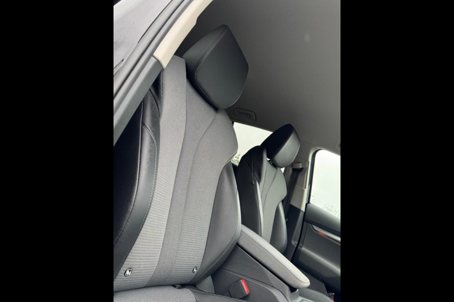 Škoda ENYAQ iV 80, achteruitrijcamera, stoel-stuurverwarming, trekhaak,1/2 lederen sportinterieur, 1 e eigenaar, NL auto met nap