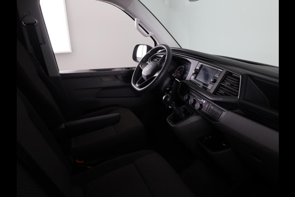 Volkswagen Transporter 2.0 TDI L2H1 28 Comfortline 110 pk | Verlengde garantie | Navigatie via App | Parkeersensoren achter | Cruise control |