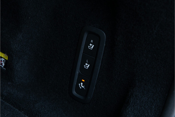 Volvo XC60 2.0 T8 Twin Engine AWD R-Design Pano, Leder