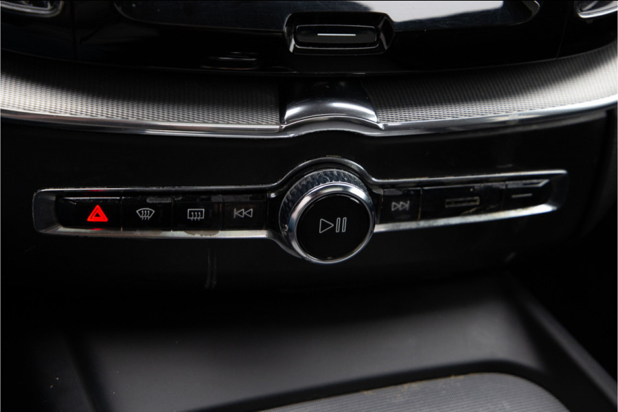 Volvo XC60 2.0 T8 Twin Engine AWD R-Design Pano, Leder