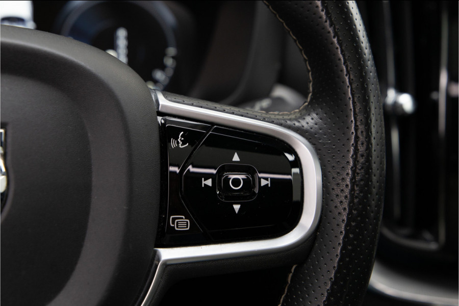 Volvo XC60 2.0 T8 Twin Engine AWD R-Design Pano, Leder