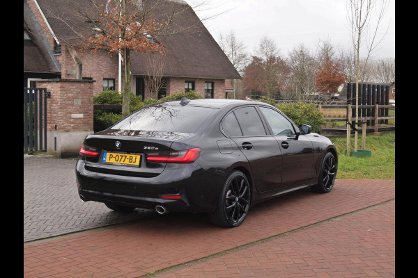 BMW 3-serie 320e Business Edition Plus | 19 Inch | Camera | Leer | Sfeerverlichting | Laserlight |  NL-Auto |