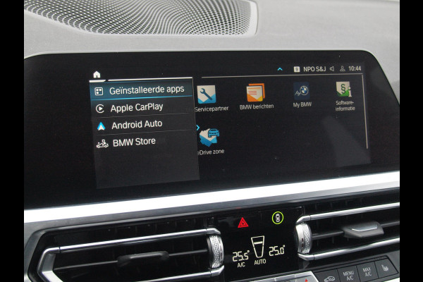 BMW 3-serie 320e Business Edition Plus | 19 Inch | Camera | Leer | Sfeerverlichting | Laserlight |  NL-Auto |