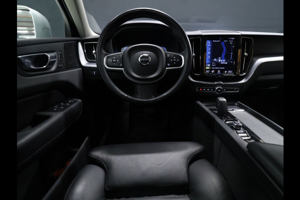 Volvo XC60 2.0 B5 Momentum Exclusive [TREKHAAK, SCHUIFKANTELDAK, MEMORY SEATS, ADAPTIVE CRUISE CONTROL, APPLE CARPLAY, ANDROID AUTO, HARMAN/KARDON, HUD, 360 CAMERA, NIEUWSTAAT]