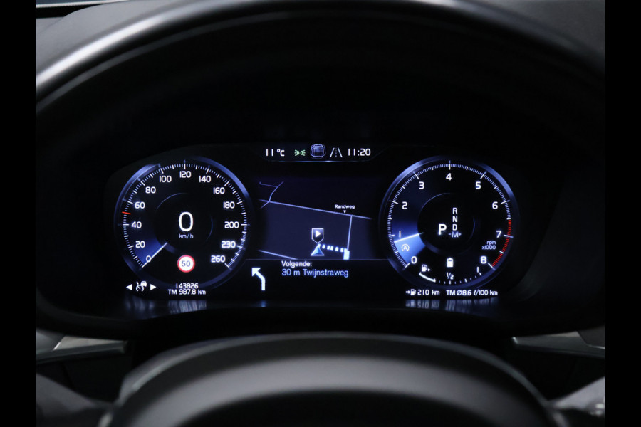 Volvo XC60 2.0 B5 Momentum Exclusive [TREKHAAK, SCHUIFKANTELDAK, MEMORY SEATS, ADAPTIVE CRUISE CONTROL, APPLE CARPLAY, ANDROID AUTO, HARMAN/KARDON, HUD, 360 CAMERA, NIEUWSTAAT]