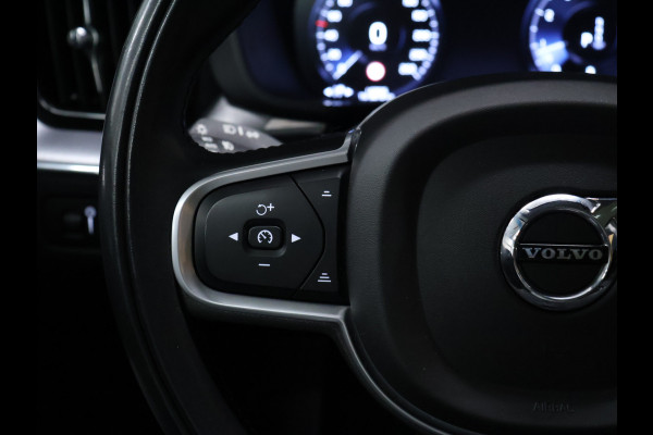 Volvo XC60 2.0 B5 Momentum Exclusive [TREKHAAK, SCHUIFKANTELDAK, MEMORY SEATS, ADAPTIVE CRUISE CONTROL, APPLE CARPLAY, ANDROID AUTO, HARMAN/KARDON, HUD, 360 CAMERA, NIEUWSTAAT]