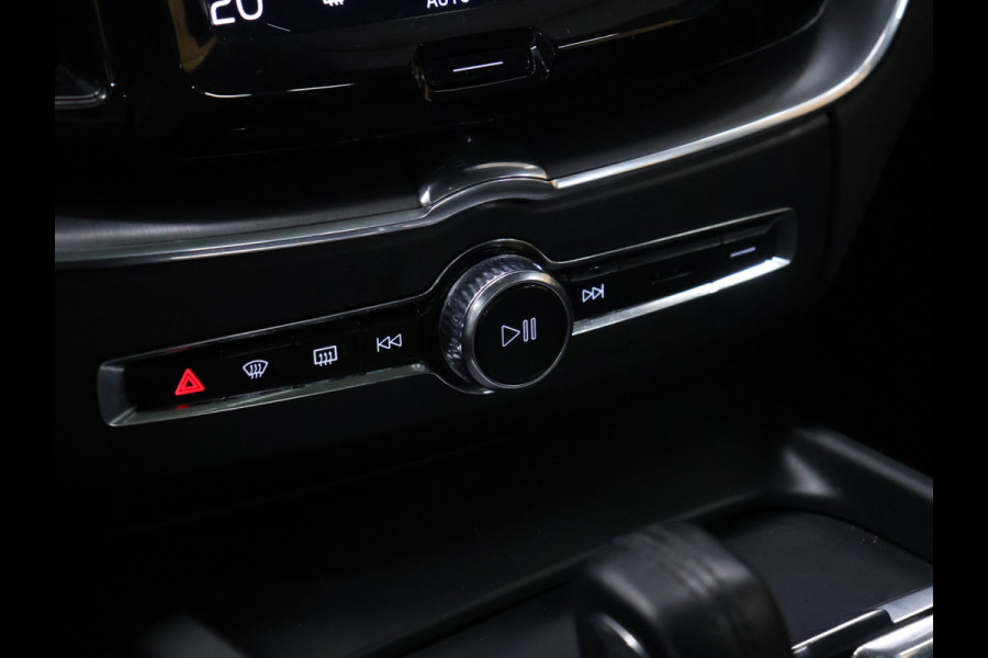 Volvo XC60 2.0 B5 Momentum Exclusive [TREKHAAK, SCHUIFKANTELDAK, MEMORY SEATS, ADAPTIVE CRUISE CONTROL, APPLE CARPLAY, ANDROID AUTO, HARMAN/KARDON, HUD, 360 CAMERA, NIEUWSTAAT]