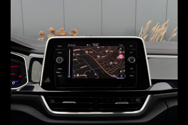 Volkswagen T-Roc 1.5 TSI R-Line 11-2025 IQ LIGHT NAVI CAMERA CLIMATE SPORTVELGEN