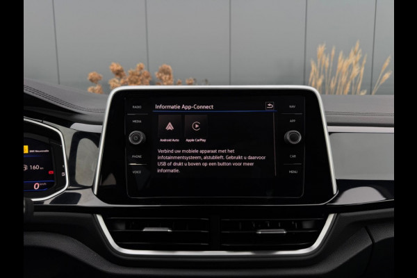 Volkswagen T-Roc 1.5 TSI R-Line 11-2025 IQ LIGHT NAVI CAMERA CLIMATE SPORTVELGEN