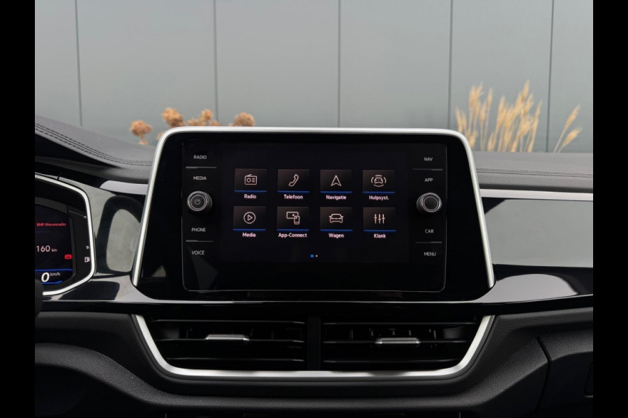 Volkswagen T-Roc 1.5 TSI R-Line 11-2025 IQ LIGHT NAVI CAMERA CLIMATE SPORTVELGEN