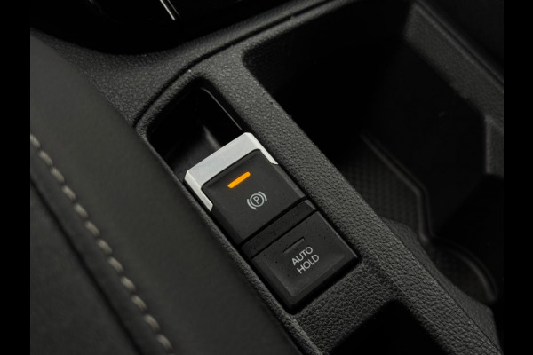 Volkswagen T-Roc 1.5 TSI R-Line 11-2025 IQ LIGHT NAVI CAMERA CLIMATE SPORTVELGEN