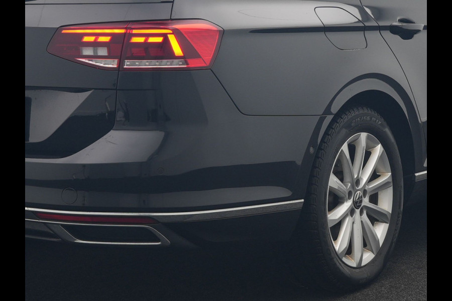 Volkswagen Passat Variant GTE Business Plug In Hybrid 218pk Dealer O.H PHEV | Panodak | Adaptive Cruise |  Sportstoelen Massage & Verwarmd | Camera | Apple Carplay |  BLIS | LED Koplampen |