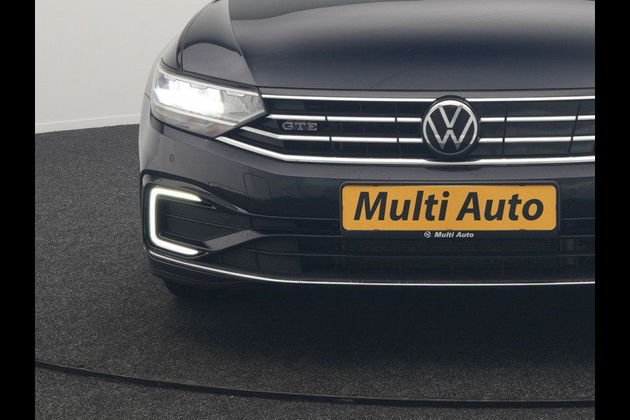 Volkswagen Passat Variant GTE Business Plug In Hybrid 218pk Dealer O.H PHEV | Panodak | Adaptive Cruise |  Sportstoelen Massage & Verwarmd | Camera | Apple Carplay |  BLIS | LED Koplampen |