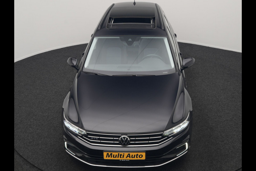 Volkswagen Passat Variant GTE Business Plug In Hybrid 218pk Dealer O.H PHEV | Panodak | Adaptive Cruise |  Sportstoelen Massage & Verwarmd | Camera | Apple Carplay |  BLIS | LED Koplampen |