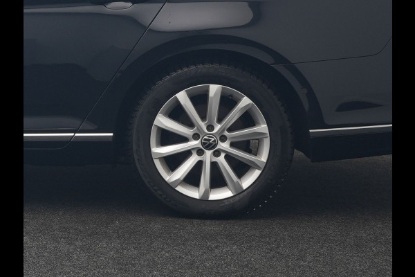 Volkswagen Passat Variant GTE Business Plug In Hybrid 218pk Dealer O.H PHEV | Panodak | Adaptive Cruise |  Sportstoelen Massage & Verwarmd | Camera | Apple Carplay |  BLIS | LED Koplampen |