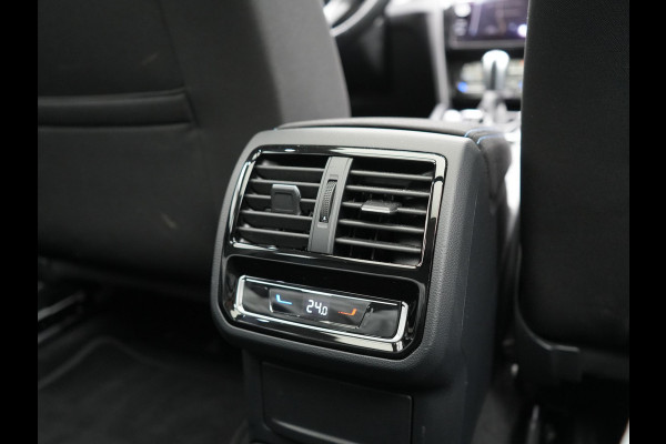 Volkswagen Passat Variant GTE Business Plug In Hybrid 218pk Dealer O.H PHEV | Panodak | Adaptive Cruise |  Sportstoelen Massage & Verwarmd | Camera | Apple Carplay |  BLIS | LED Koplampen |