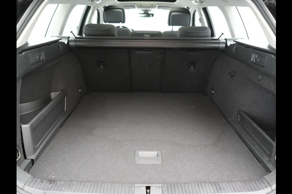 Volkswagen Passat Variant GTE Business Plug In Hybrid 218pk Dealer O.H PHEV | Panodak | Adaptive Cruise |  Sportstoelen Massage & Verwarmd | Camera | Apple Carplay |  BLIS | LED Koplampen |