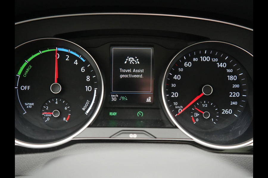 Volkswagen Passat Variant GTE Business Plug In Hybrid 218pk Dealer O.H PHEV | Panodak | Adaptive Cruise |  Sportstoelen Massage & Verwarmd | Camera | Apple Carplay |  BLIS | LED Koplampen |