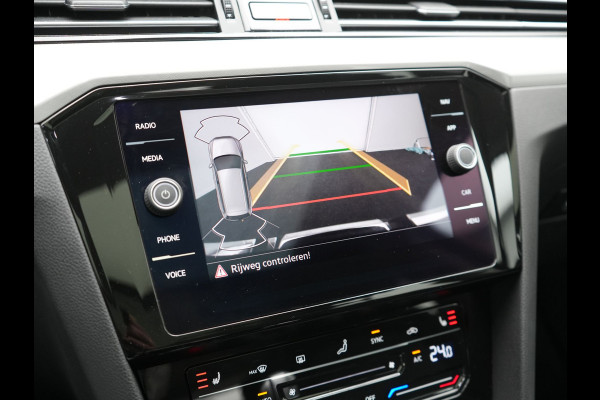 Volkswagen Passat Variant GTE Business Plug In Hybrid 218pk Dealer O.H PHEV | Panodak | Adaptive Cruise |  Sportstoelen Massage & Verwarmd | Camera | Apple Carplay |  BLIS | LED Koplampen |