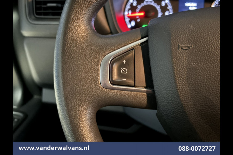 Renault Master 2.3 dCi 136pk L2H2 Euro6 Airco | Camera | Navigatie | LED | 2500kg Trekhaak | Cruisecontrol Parkeersensoren, Bijrijdersbank